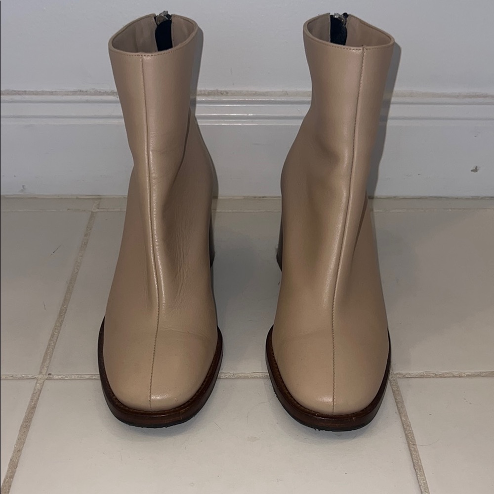 Elegant Tan Ankle Boots
